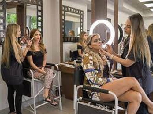 Cosmo Scholarship: Boost Your Beauty Career